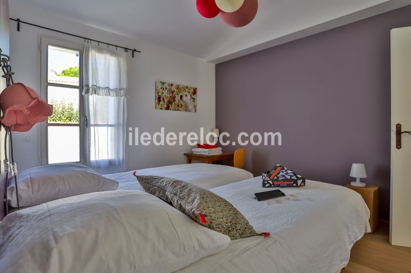 Photo 23 : CHAMBRE d'une maison située à La Couarde-sur-mer, île de Ré.