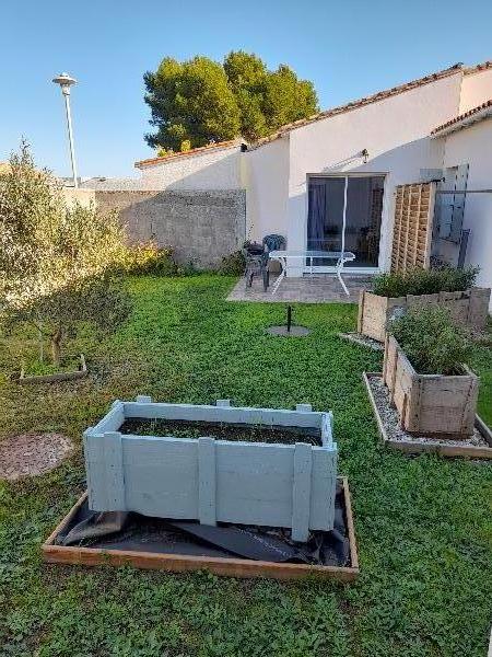 Photo 11 : JARDIN d'une maison située à Loix, île de Ré.