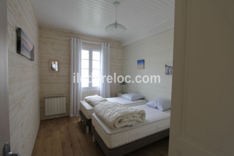 Photo 29 : CHAMBRE d'une maison située à Le Bois-Plage-en-Ré, île de Ré.