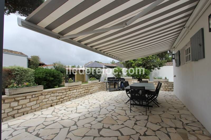 Photo 9 : TERRASSE d'une maison située à Le Bois-Plage-en-Ré, île de Ré.