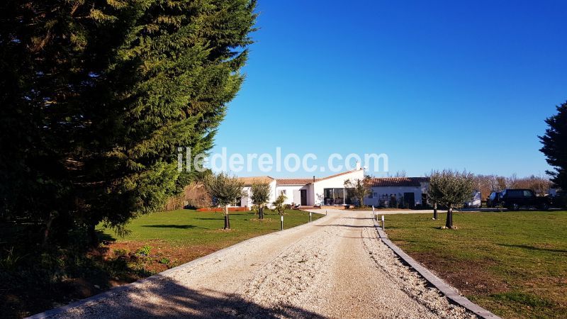 Photo 4 : EXTERIEUR d'une maison située à La Couarde-sur-mer, île de Ré.