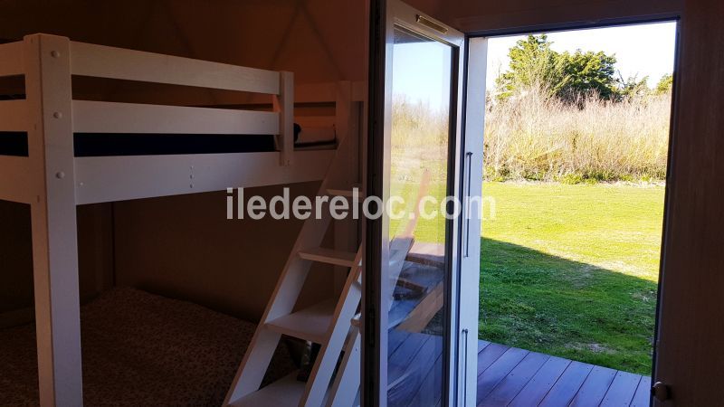 Photo 33 : CHAMBRE d'une maison située à La Couarde-sur-mer, île de Ré.