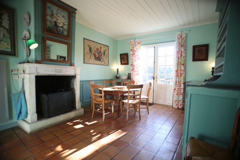 Photo 8 : SEJOUR d'une maison située à Loix, île de Ré.