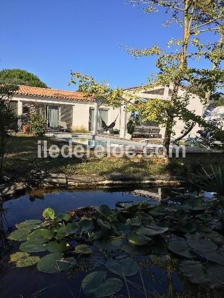 Photo 12 : EXTERIEUR d'une maison située à Sainte-Marie-de-Ré, île de Ré.