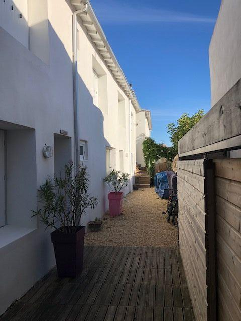 Photo 4 : PATIO d'une maison située à La Flotte-en-Ré, île de Ré.