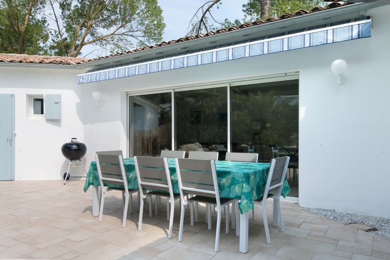 Photo 3 : TERRASSE d'une maison située à Le Bois-Plage-en-Ré, île de Ré.