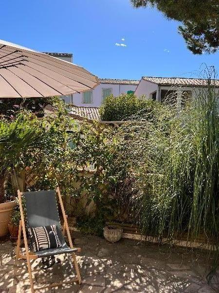 Photo 14 : TERRASSE d'une maison située à Saint-Martin-de-Ré, île de Ré.