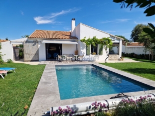 Ile de Ré: maison 8 personnes avec grand jardin et piscine chauffée