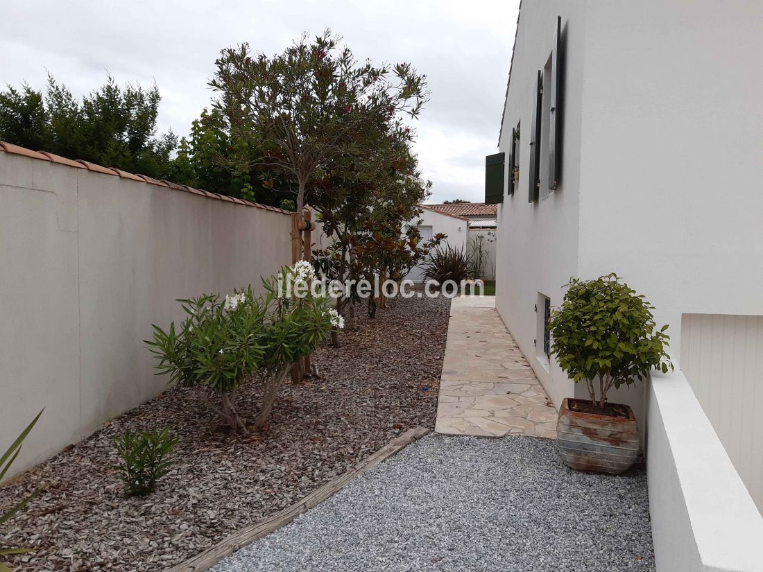 Photo 12 : EXTERIEUR d'une maison située à Sainte-Marie-de-Ré, île de Ré.