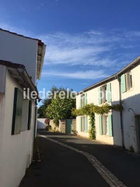 Photo 2 : EXTERIEUR d'une maison située à Saint-Clément-des-Baleines, île de Ré.