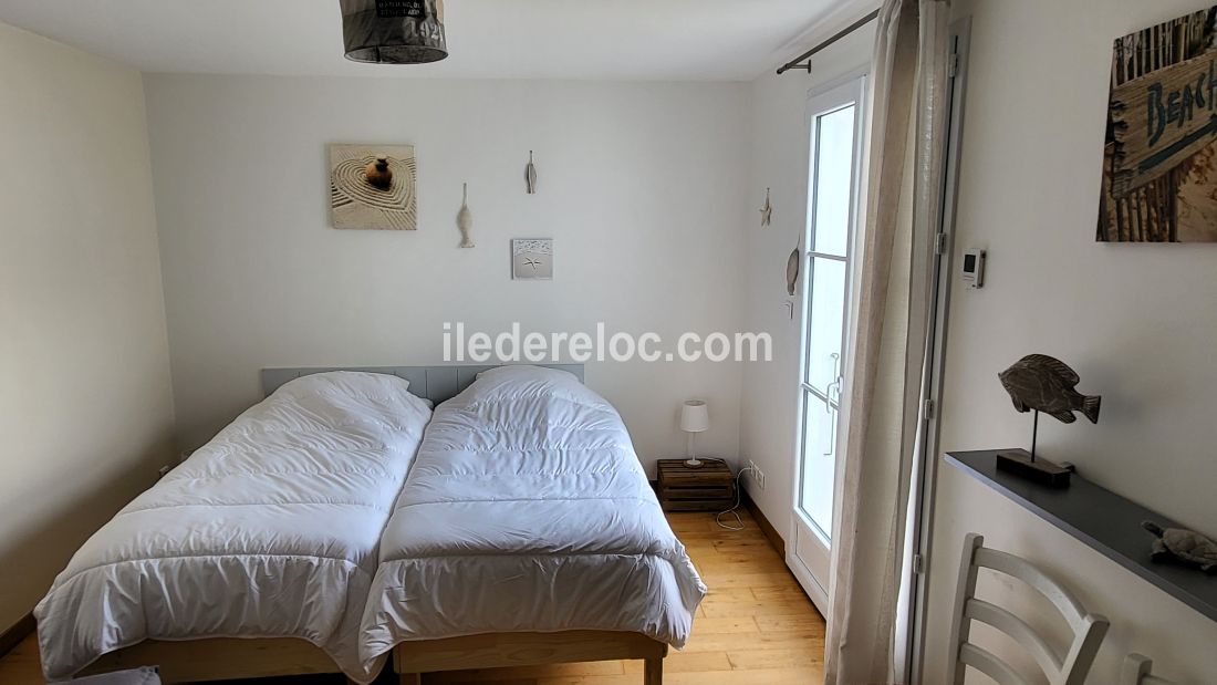 Photo 14 : CHAMBRE d'une maison située à Le Bois-Plage-en-Ré, île de Ré.