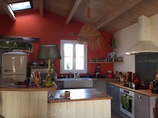 Photo 3 : CUISINE d'une maison située à Rivedoux-Plage, île de Ré.