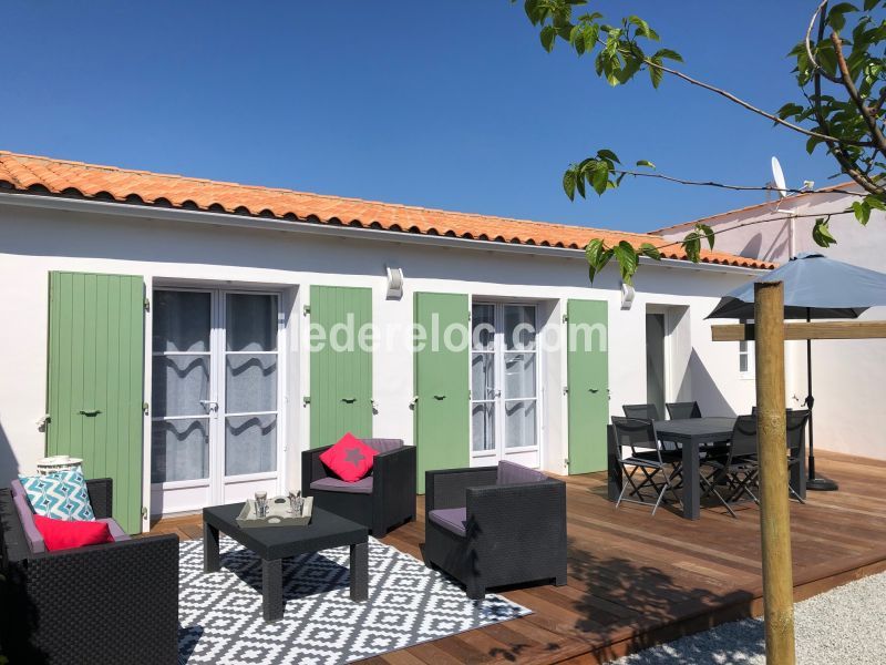 Photo 2 : EXTERIEUR d'une maison située à Le Bois-Plage-en-Ré, île de Ré.