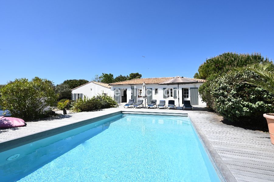 Photo 2 : NC d'une maison située à Sainte-Marie, île de Ré.