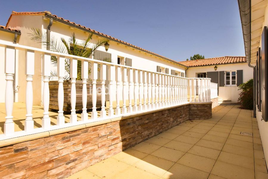 Photo 49 : PATIO d'une maison située à Sainte-Marie, île de Ré.