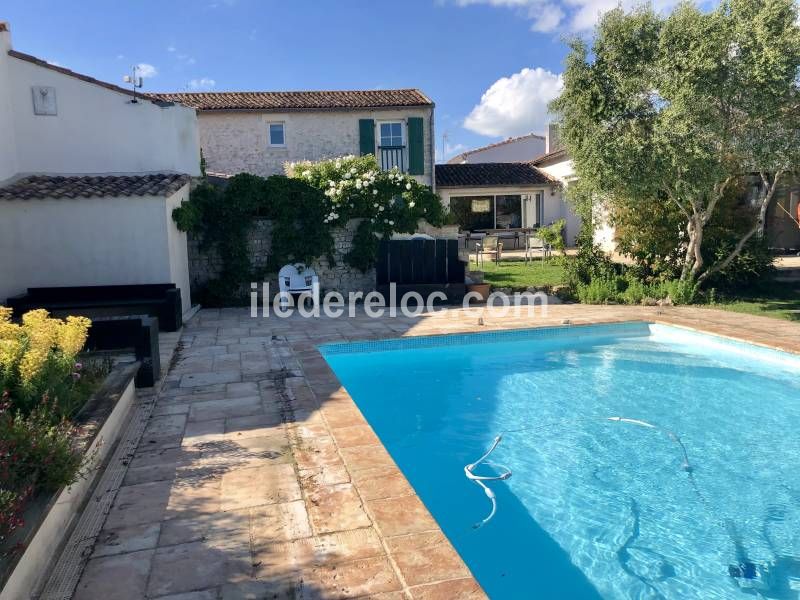 Photo 1 : EXTERIEUR d'une maison située à Rivedoux-Plage, île de Ré.