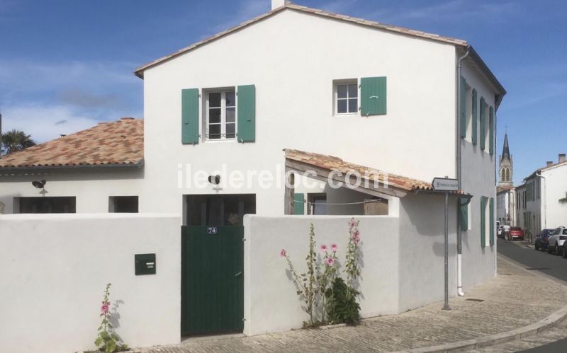 Photo 1 : EXTERIEUR d'une maison située à La Couarde, île de Ré.