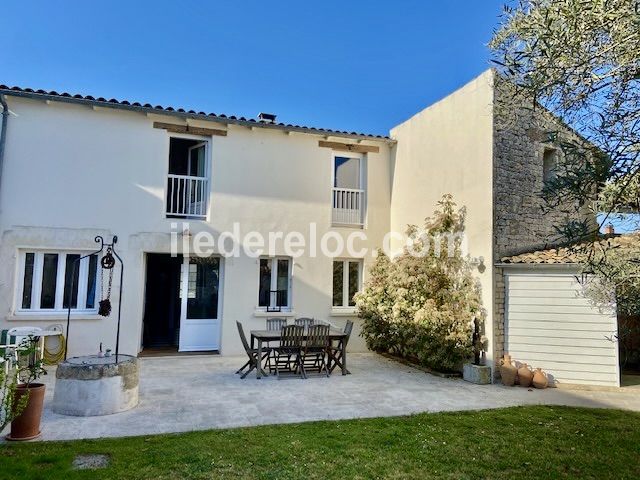 Photo 25 : EXTERIEUR d'une maison située à Sainte-Marie-de-Ré, île de Ré.