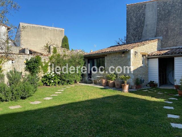 Photo 21 : JARDIN d'une maison située à Sainte-Marie-de-Ré, île de Ré.