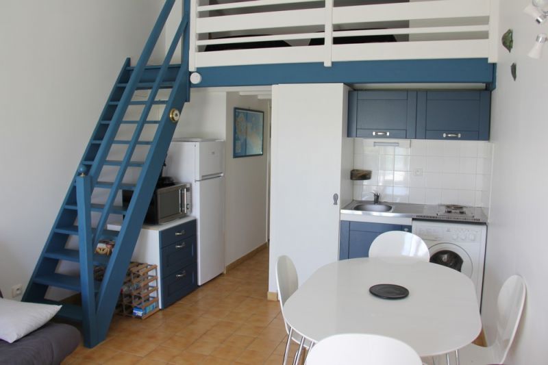 Photo 3 : CUISINE d'une maison située à Rivedoux-Plage, île de Ré.