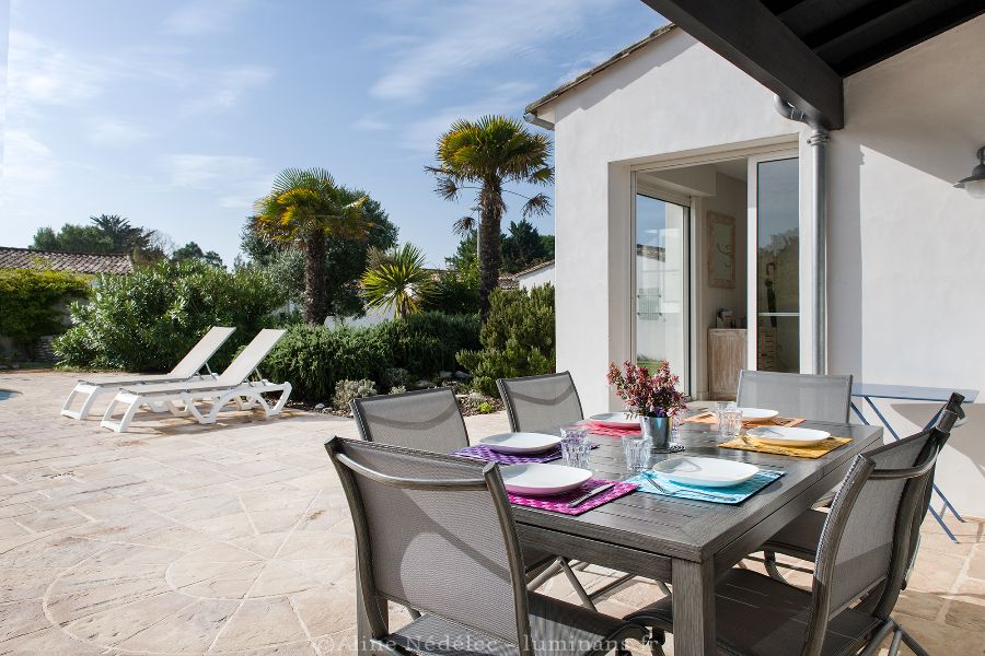 Photo 5 : TERRASSE d'une maison située à Le Bois-Plage-en-Ré, île de Ré.