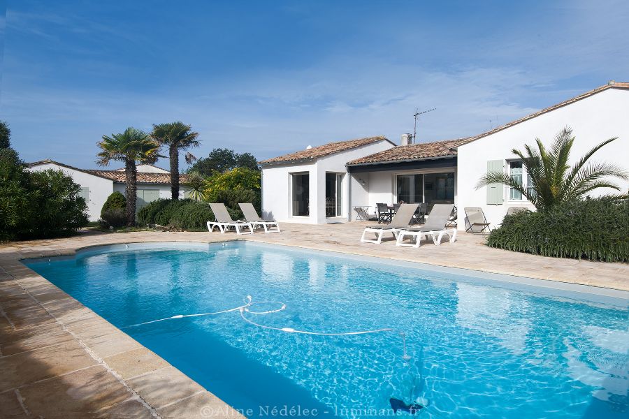 Photo 2 :  d'une maison située à Le Bois-Plage-en-Ré, île de Ré.