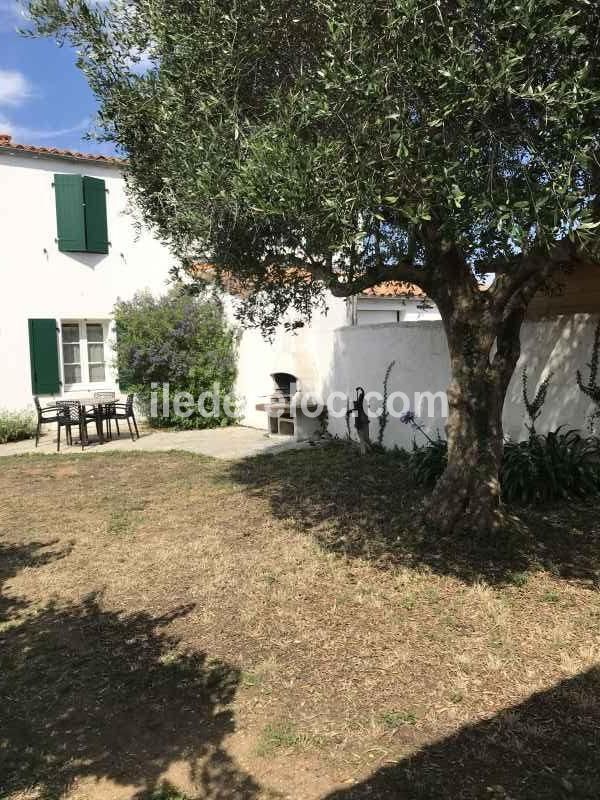 Photo 9 : EXTERIEUR d'une maison située à Les Portes-en-Ré, île de Ré.