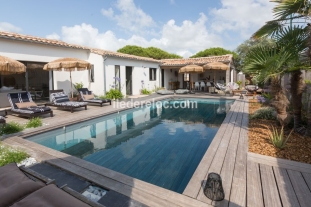 Ile de Ré: villa 4ch + annexe - 100m de la plage - piscine sécurisée fond mobile - spa.