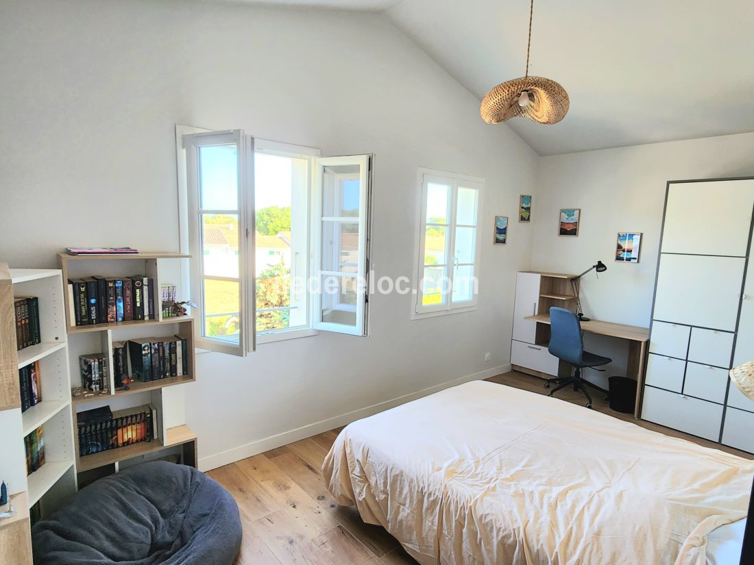 Photo 14 : CHAMBRE d'une maison située à La Couarde-sur-mer, île de Ré.
