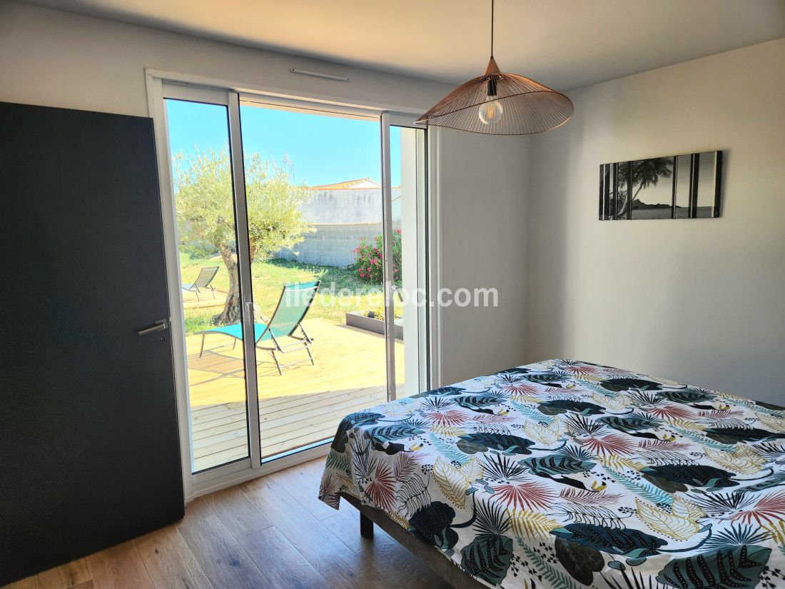 Photo 10 : CHAMBRE d'une maison située à La Couarde-sur-mer, île de Ré.