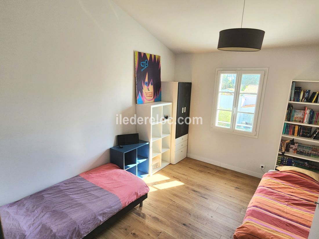 Photo 18 : CHAMBRE d'une maison située à La Couarde-sur-mer, île de Ré.