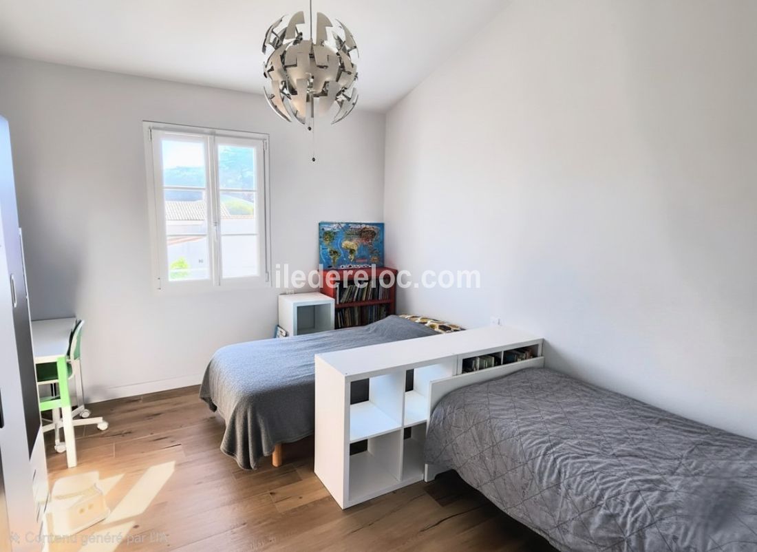 Photo 22 : CHAMBRE d'une maison situ&eacute;e &agrave; La Couarde-sur-mer, &icirc;le de R&eacute;.