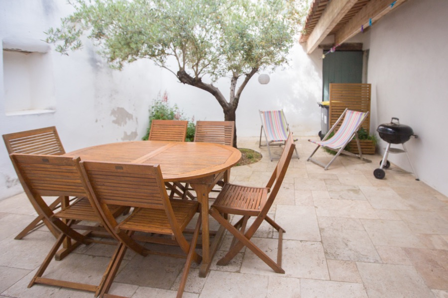 Photo 14 : TERRASSE d'une maison située à La Couarde-sur-mer, île de Ré.