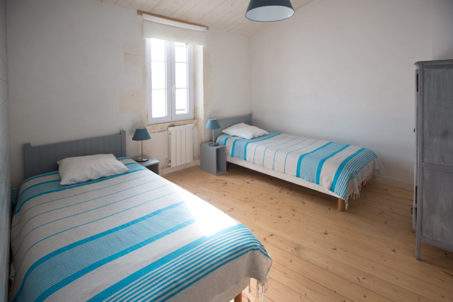 Photo 9 : CHAMBRE d'une maison située à La Couarde-sur-mer, île de Ré.