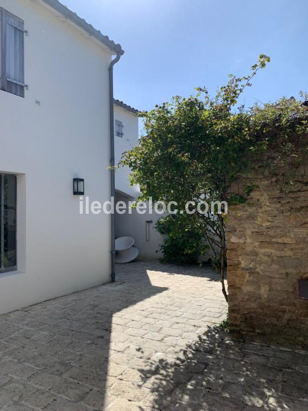 Photo 21 : EXTERIEUR d'une maison située à Les Portes-en-Ré, île de Ré.