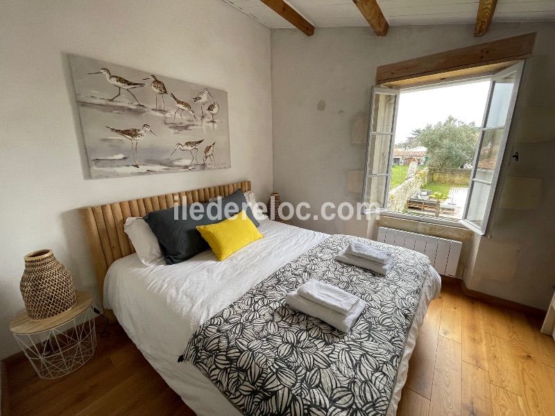 Photo 18 : CHAMBRE d'une maison située à Le Bois-Plage-en-Ré, île de Ré.