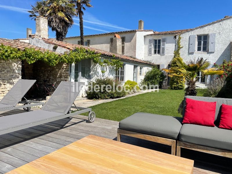 Photo 2 : EXTERIEUR d'une maison située à Le Bois-Plage-en-Ré, île de Ré.