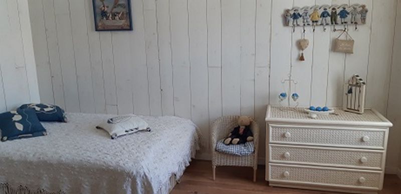 Photo 15 : CHAMBRE d'une maison située à La Flotte-en-Ré, île de Ré.