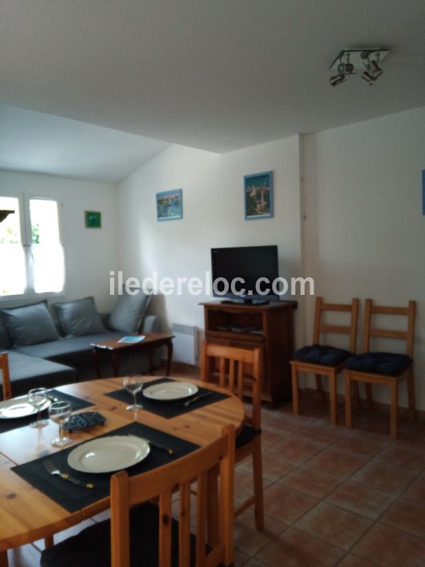 Photo 5 : NC d'une maison situ&eacute;e &agrave; Ars en R&eacute;, &icirc;le de R&eacute;.