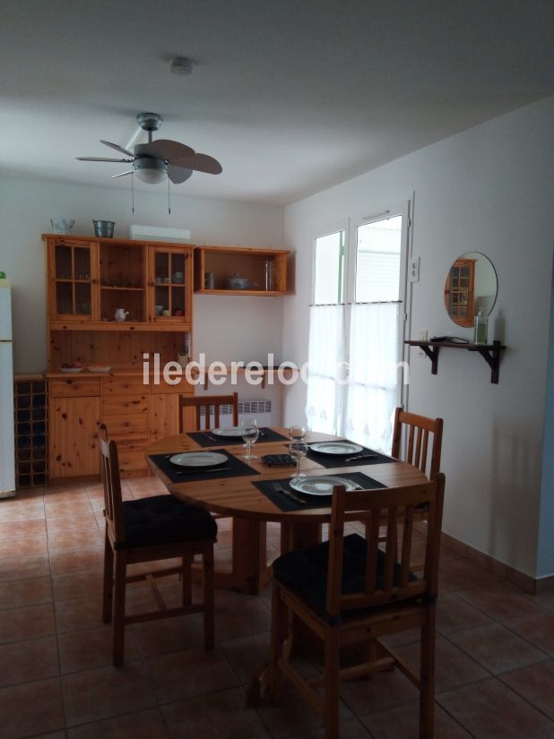 Photo 6 : NC d'une maison situ&eacute;e &agrave; Ars en R&eacute;, &icirc;le de R&eacute;.