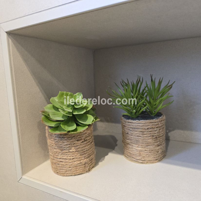 Photo 32 : SALLEDEBAIN d'une maison situ&eacute;e &agrave; La Flotte-en-R&eacute;, &icirc;le de R&eacute;.