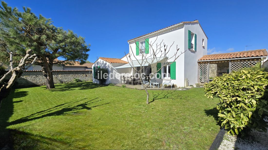 Photo 6 : EXTERIEUR d'une maison située à La Flotte-en-Ré, île de Ré.