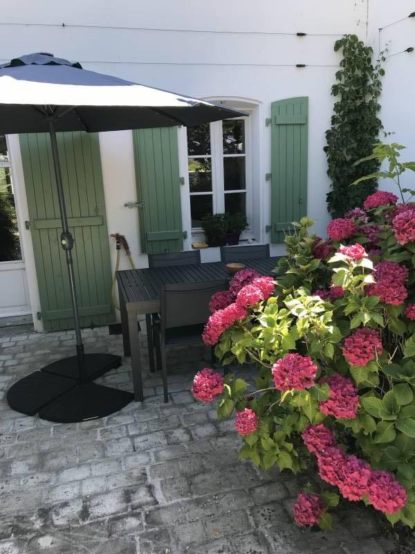 Photo 1 : TERRASSE d'une maison située à La Couarde-sur-mer, île de Ré.