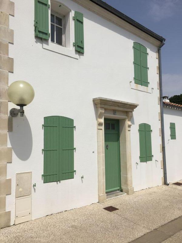 Photo 16 : EXTERIEUR d'une maison située à La Couarde-sur-mer, île de Ré.