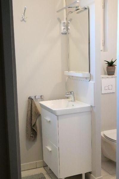 Photo 8 : SALLEDEBAIN d'une maison située à Le Bois-Plage-en-Ré, île de Ré.