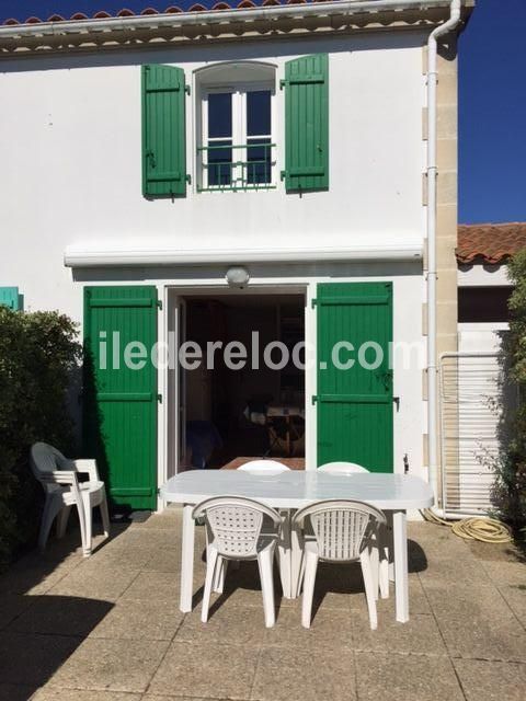 Photo 1 : EXTERIEUR d'une maison située à Ars, île de Ré.