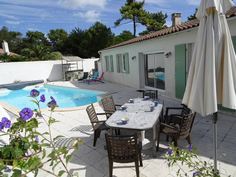 Photo 1 : EXTERIEUR d'une maison située à Sainte-Marie, île de Ré.