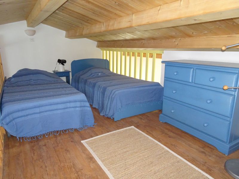 Photo 17 : CHAMBRE d'une maison située à Sainte-Marie, île de Ré.