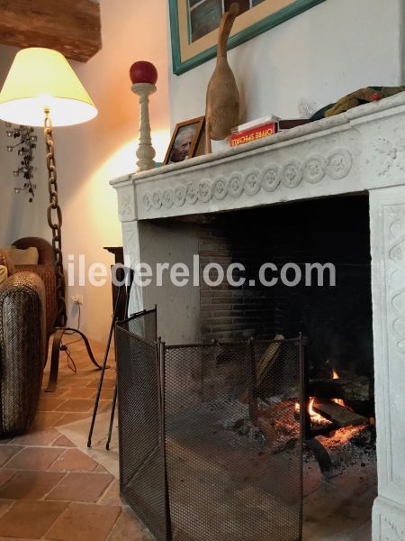 Photo 8 : SEJOUR d'une maison située à Loix, île de Ré.