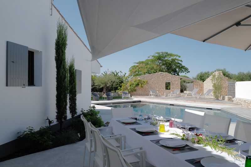 Photo 5 : TERRASSE d'une maison située à Loix, île de Ré.